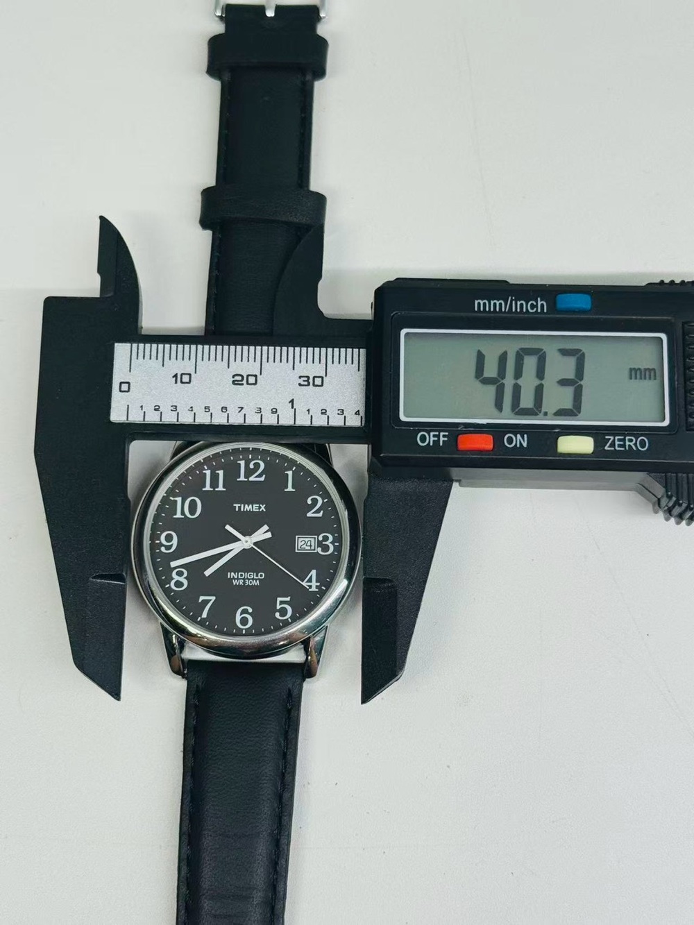 Timex Indiglo Men WR30M Black Dial Quartz Watch 40mm New Battery Works - Picture 4 of 10